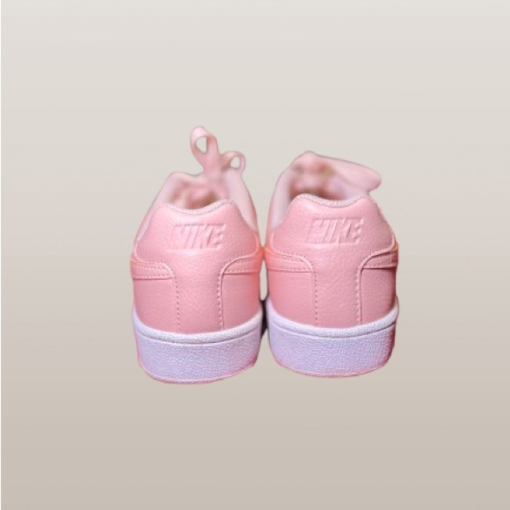 Nike Women's Peach Sneakers - Picture 7 of 8